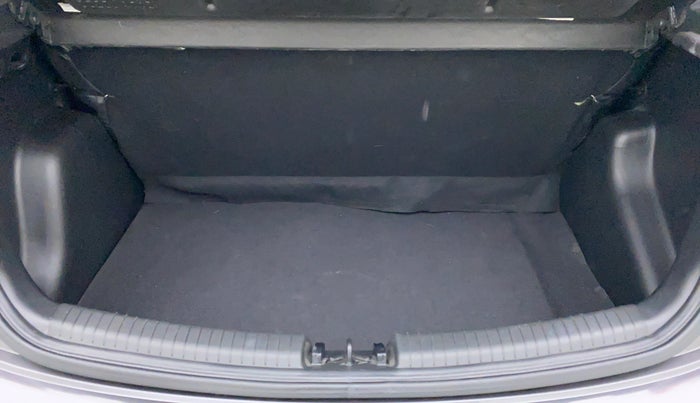 2020 Hyundai Grand i10 MAGNA 1.2 VTVT, Petrol, Manual, 4,677 km, Boot Inside