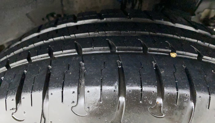 2020 Hyundai Grand i10 MAGNA 1.2 VTVT, Petrol, Manual, 4,677 km, Left Rear Tyre Tread