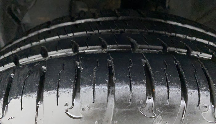 2020 Hyundai Grand i10 MAGNA 1.2 VTVT, Petrol, Manual, 4,677 km, Left Front Tyre Tread