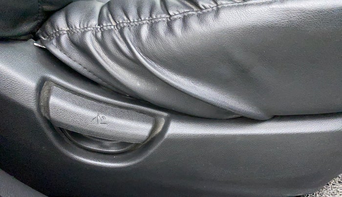 2020 Hyundai Grand i10 MAGNA 1.2 VTVT, Petrol, Manual, 4,677 km, Driver Side Adjustment Panel