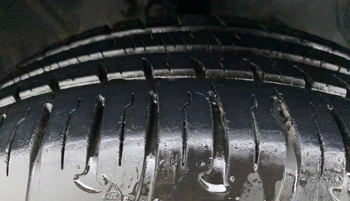 2020 Hyundai Grand i10 MAGNA 1.2 VTVT, Petrol, Manual, 4,677 km, Right Front Tyre Tread