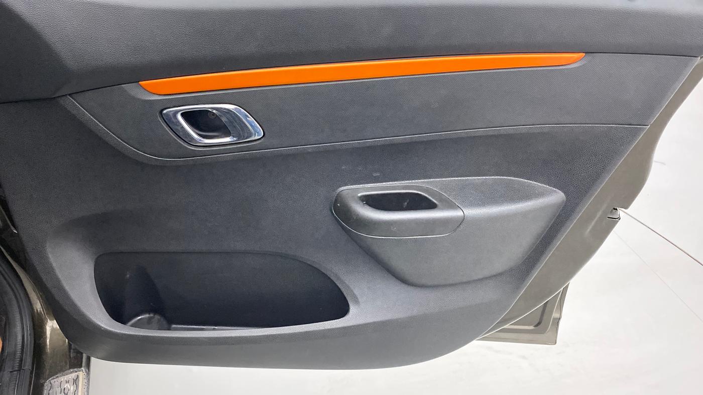 2020 Renault Kwid CLIMBER 1.0 (O), Petrol, Manual, 49,893 km, Driver Side Door Panels Control