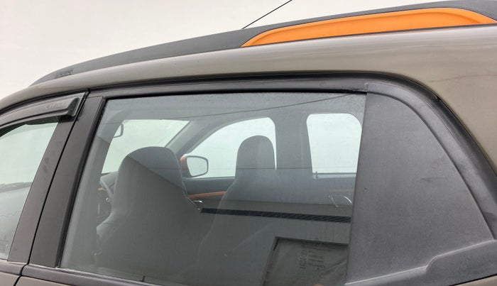 2020 Renault Kwid CLIMBER 1.0 (O), Petrol, Manual, 49,893 km, Rear left door - Door visor damaged