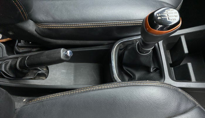 2020 Renault Kwid CLIMBER 1.0 (O), Petrol, Manual, 49,893 km, Gear Lever