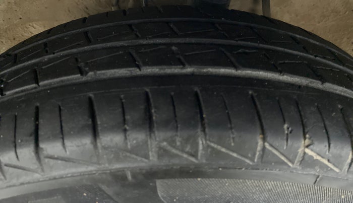 2020 Maruti Alto VXI, Petrol, Manual, 18,344 km, Left Front Tyre Tread