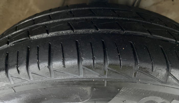 2020 Maruti Alto VXI, Petrol, Manual, 18,344 km, Right Front Tyre Tread