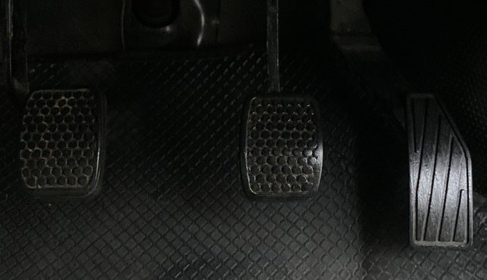 2020 Maruti Alto VXI, Petrol, Manual, 18,344 km, Pedals