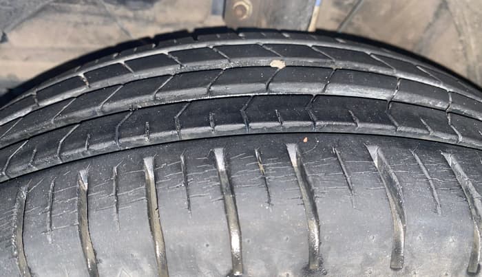 2020 Maruti Baleno ZETA PETROL 1.2, Petrol, Manual, 13,082 km, Left Front Tyre Tread