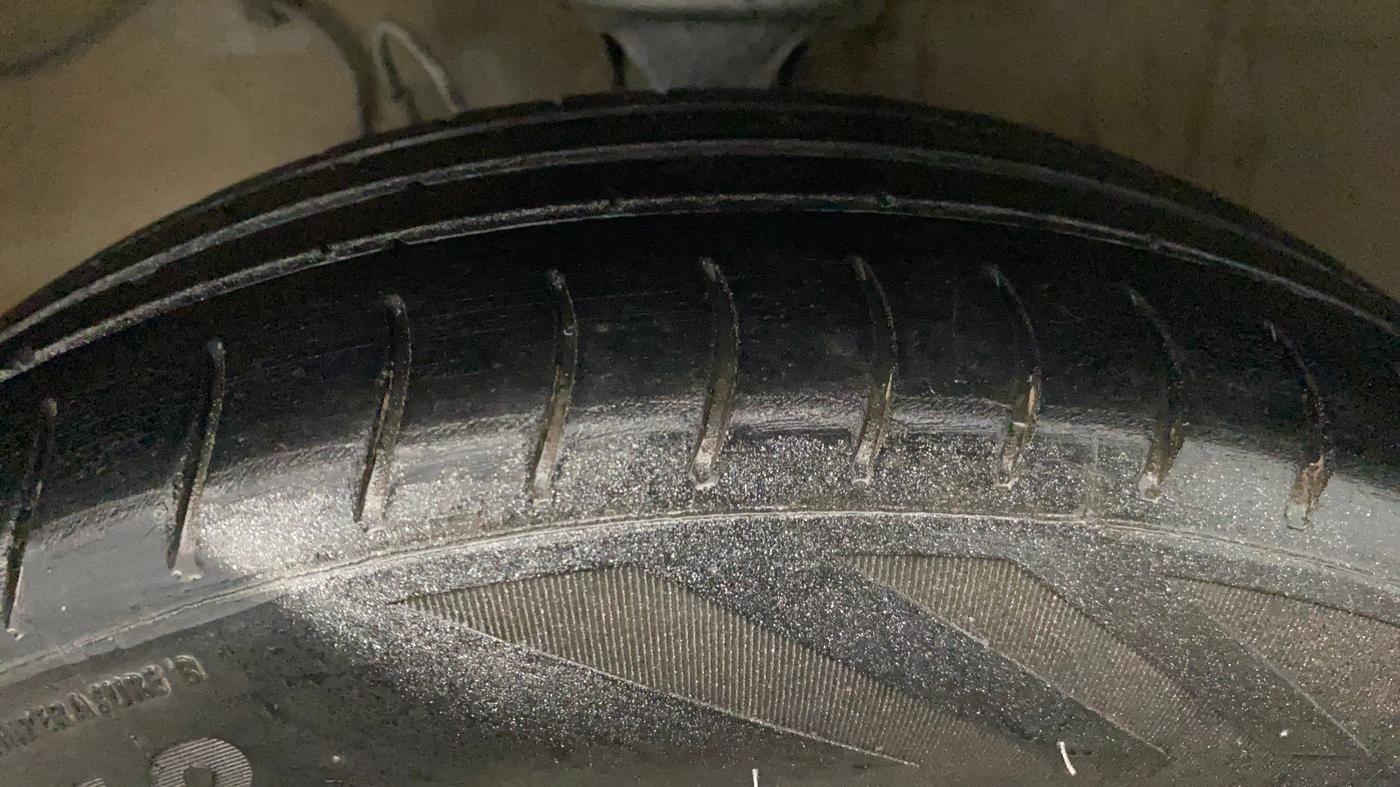 2020 Maruti Alto VXI, Petrol, Manual, 74,044 km, Left Front Tyre Tread