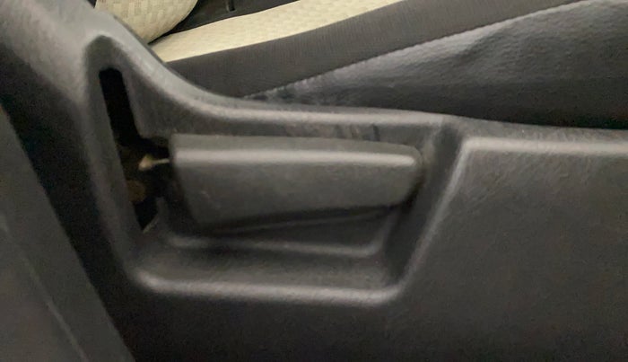 2020 Maruti Alto VXI, Petrol, Manual, 74,044 km, Driver Side Adjustment Panel