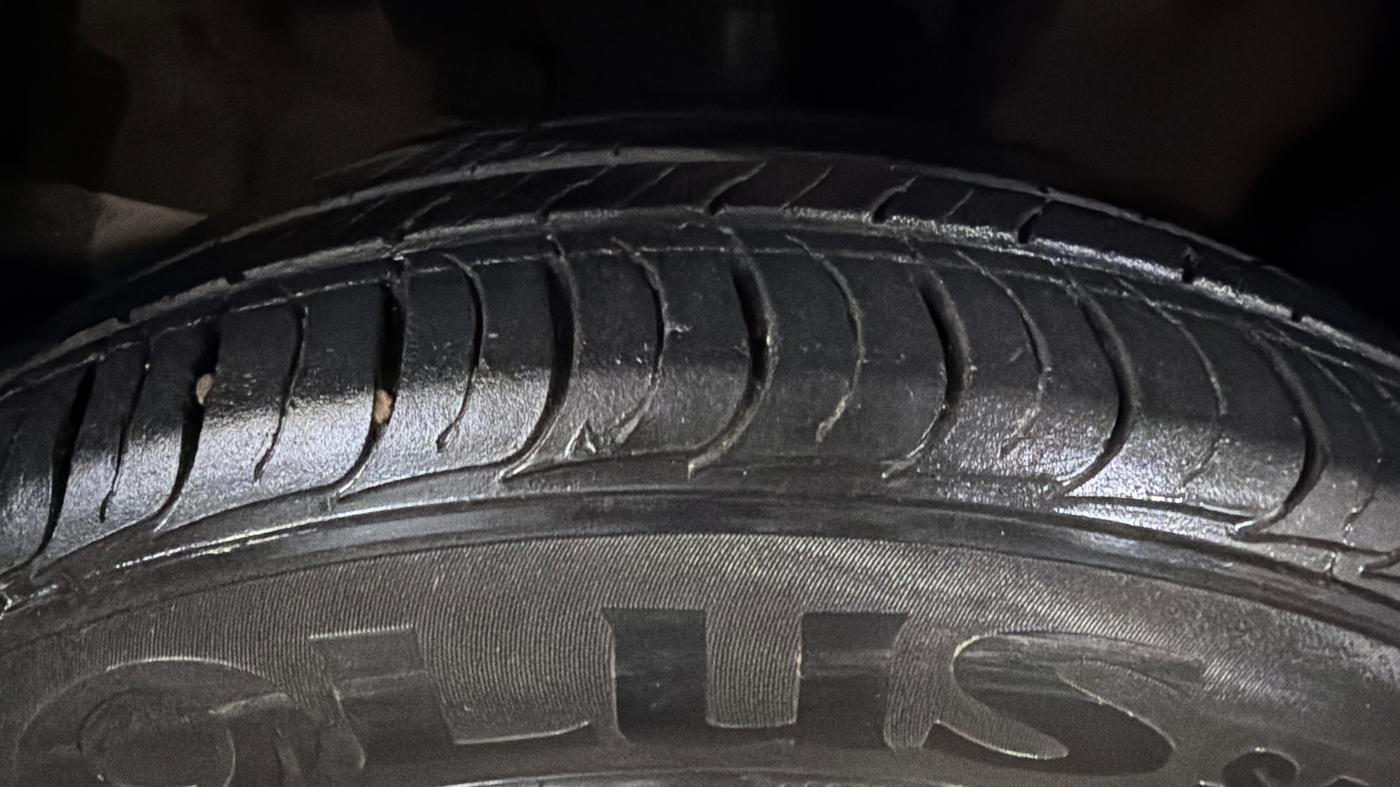 2023 KIA SELTOS  HTK PLUS 1.5 PETROL MT, Petrol, Manual, 9,012 km, Right Front Tyre Tread