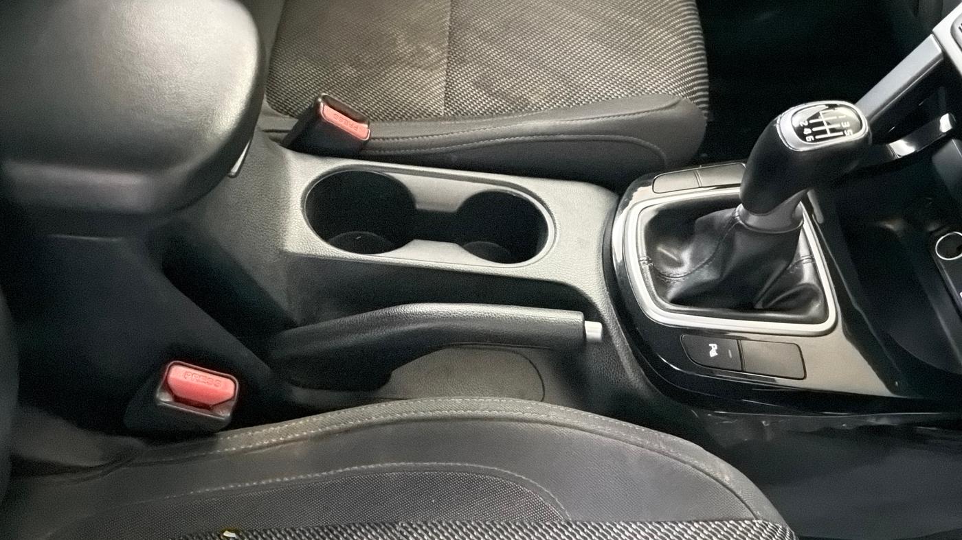 2023 KIA SELTOS  HTK PLUS 1.5 PETROL MT, Petrol, Manual, 9,012 km, Gear Lever