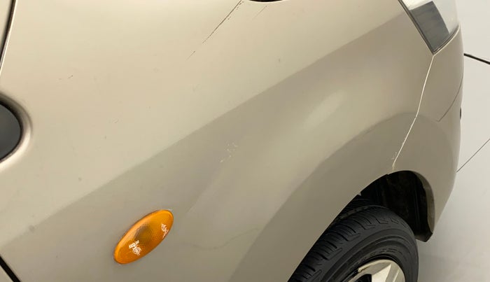 2013 Maruti Wagon R 1.0 VXI, Petrol, Manual, 33,996 km, Right fender - Minor scratches