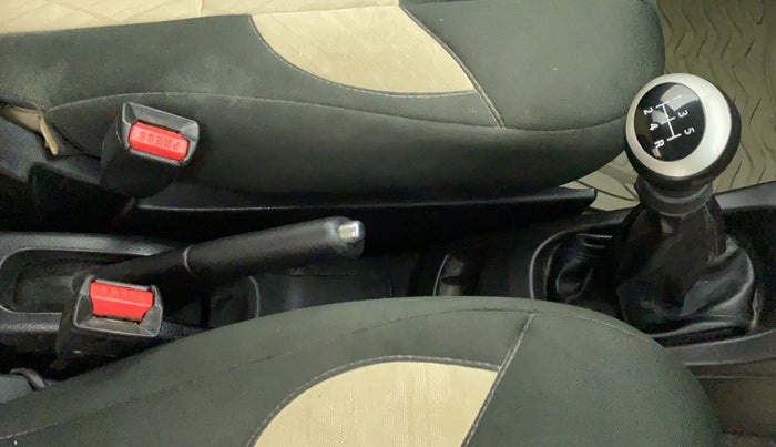 2013 Maruti Wagon R 1.0 VXI, Petrol, Manual, 33,996 km, Gear Lever
