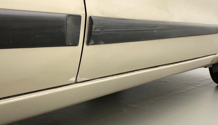 2013 Maruti Wagon R 1.0 VXI, Petrol, Manual, 33,996 km, Right running board - Slightly dented
