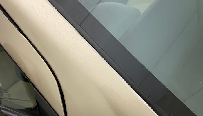 2013 Maruti Wagon R 1.0 VXI, Petrol, Manual, 33,996 km, Right A pillar - Paint is slightly faded