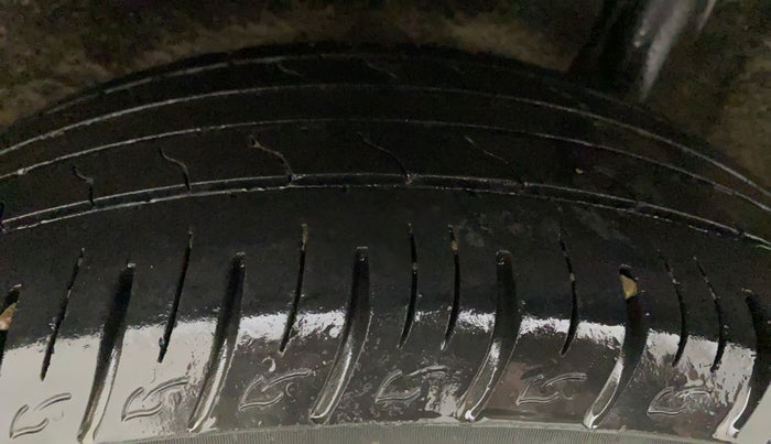 2019 Maruti Vitara Brezza ZDI AMT, Diesel, Automatic, 80,977 km, Left Rear Tyre Tread