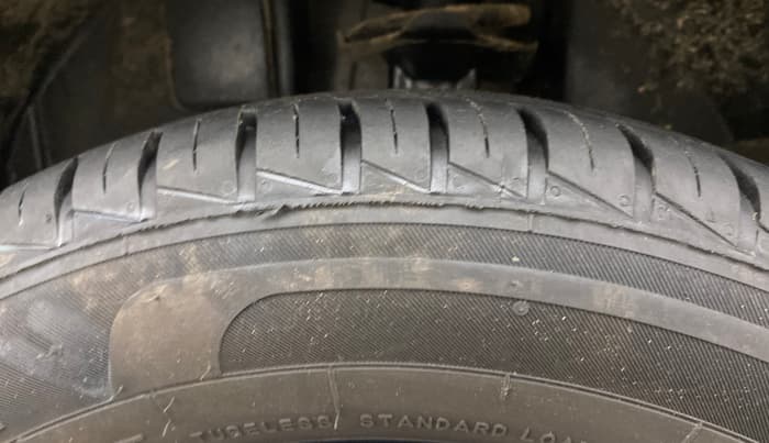 2024 Renault Kwid RXT 1.0, Petrol, Manual, 2,605 km, Left Front Tyre Tread