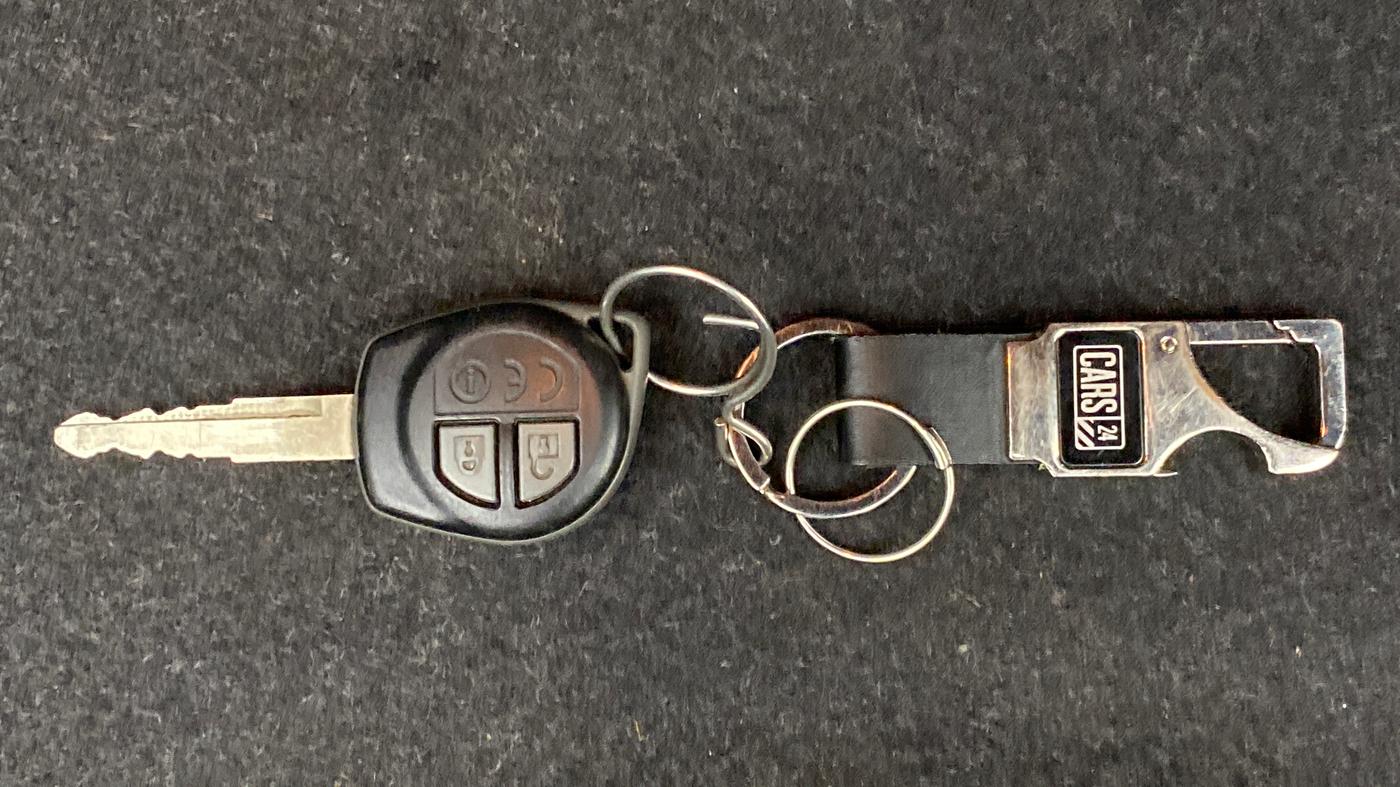 2017 Maruti Dzire VXI, Petrol, Manual, 67,756 km, Key Close Up