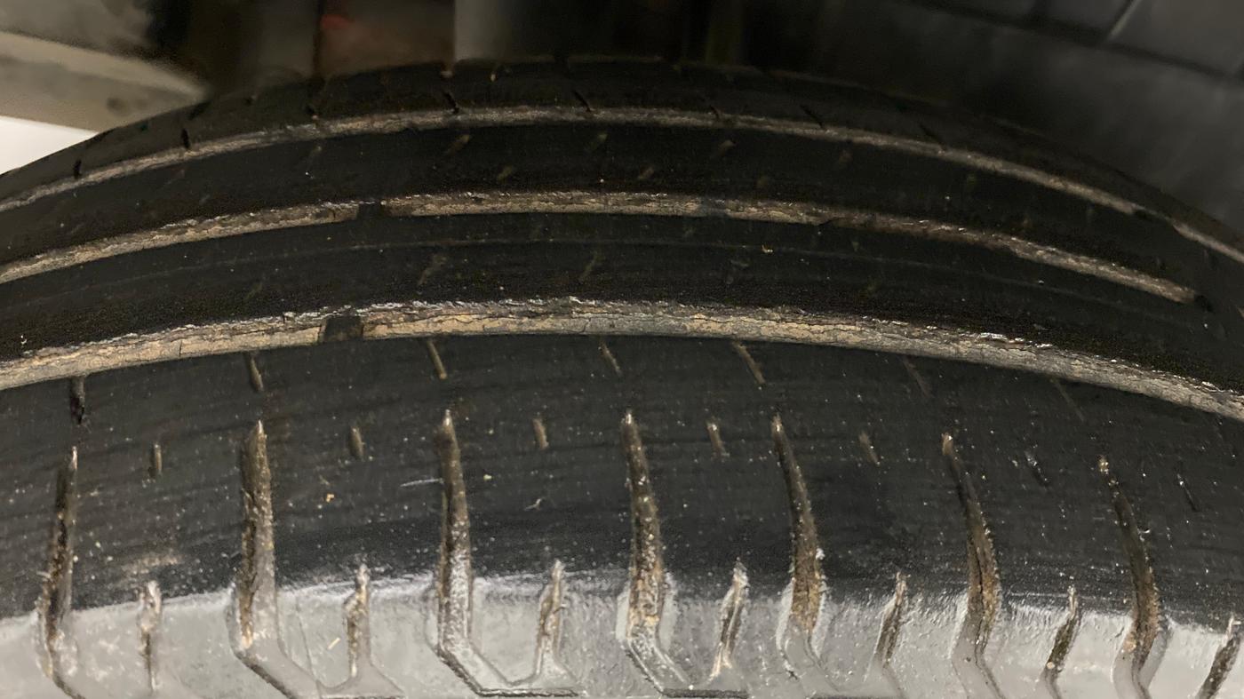 2017 Maruti Dzire VXI, Petrol, Manual, 67,756 km, Right Rear Tyre Tread