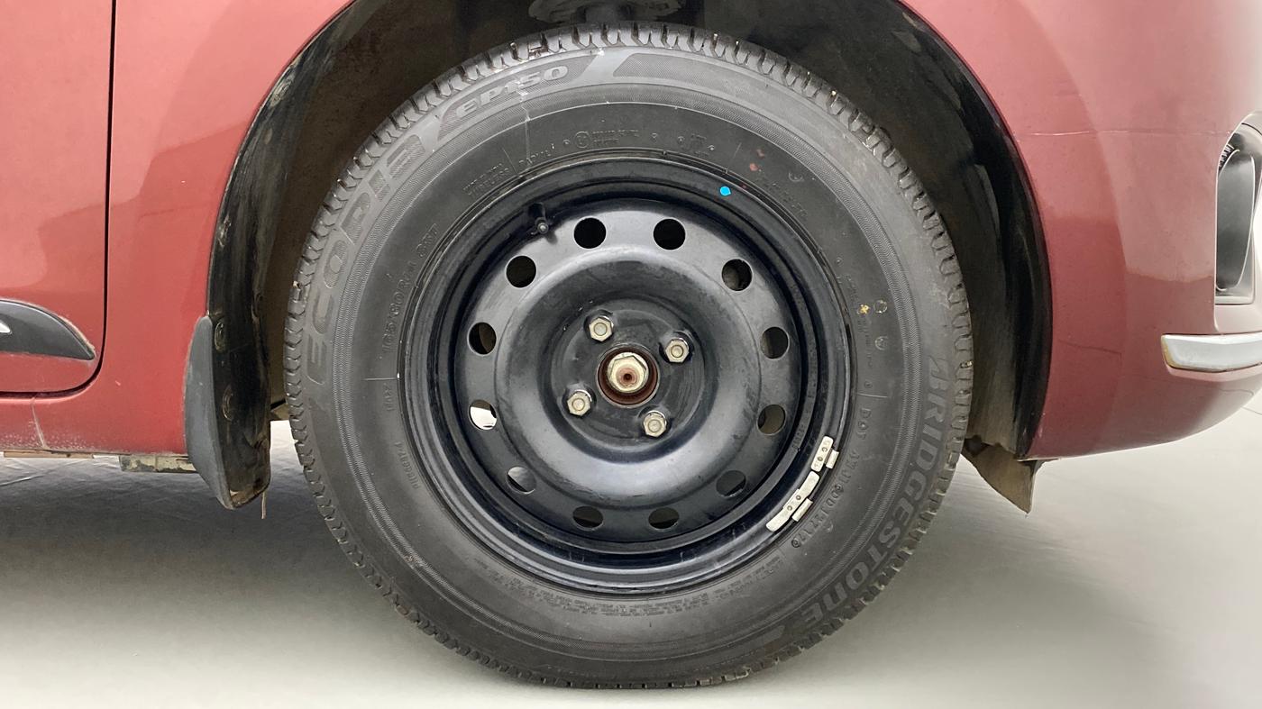 2017 Maruti Dzire VXI, Petrol, Manual, 67,756 km, Right Front Wheel