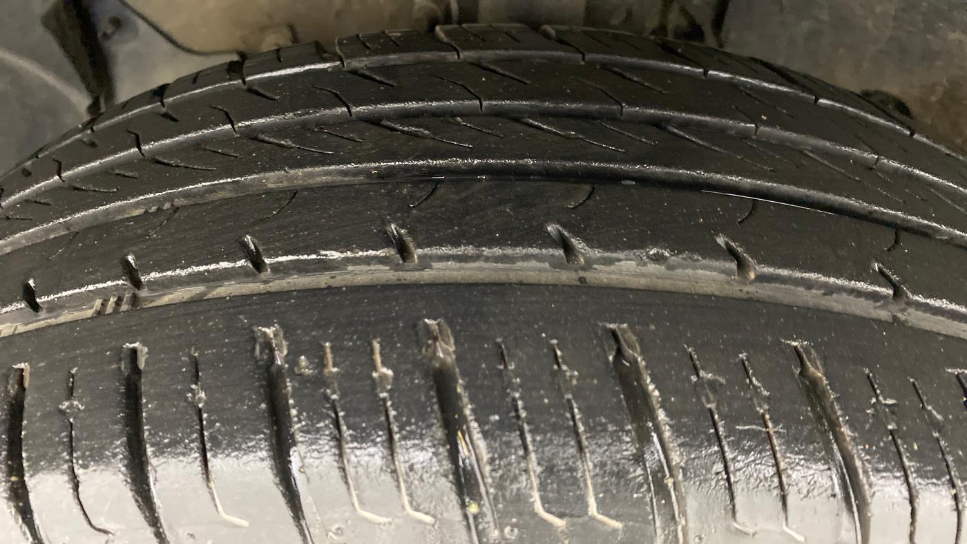 2016 Nissan Terrano XL P, Petrol, Manual, 19,844 km, Left Front Tyre Tread