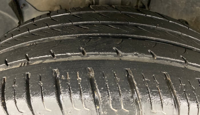 2016 Nissan Terrano XL P, Petrol, Manual, 19,844 km, Left Front Tyre Tread