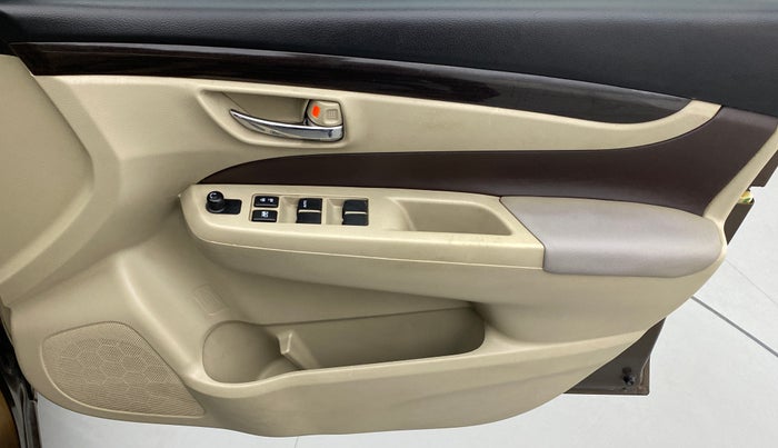 2016 Maruti Ciaz VXI, Petrol, Manual, 54,991 km, Driver Side Door Panels Control