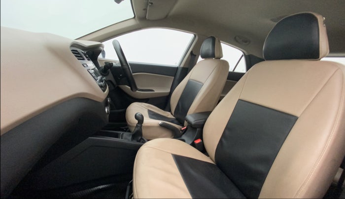 2016 Hyundai Elite i20 SPORTZ 1.2, Petrol, Manual, 26,479 km, Right Side Front Door Cabin