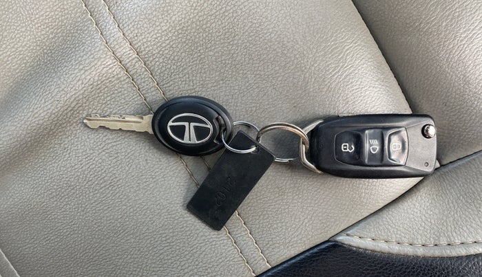 2018 Tata Tiago XZ PETROL, Petrol, Manual, 41,685 km, Key Close Up