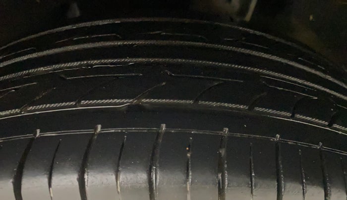 2017 Maruti Baleno DELTA DIESEL 1.3, Diesel, Manual, 86,212 km, Left Rear Tyre Tread