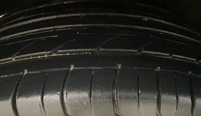 2017 Maruti Baleno DELTA DIESEL 1.3, Diesel, Manual, 86,212 km, Right Rear Tyre Tread