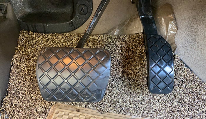 2017 Volkswagen Vento HIGHLINE PETROL AT, Petrol, Automatic, 86,755 km, Pedals