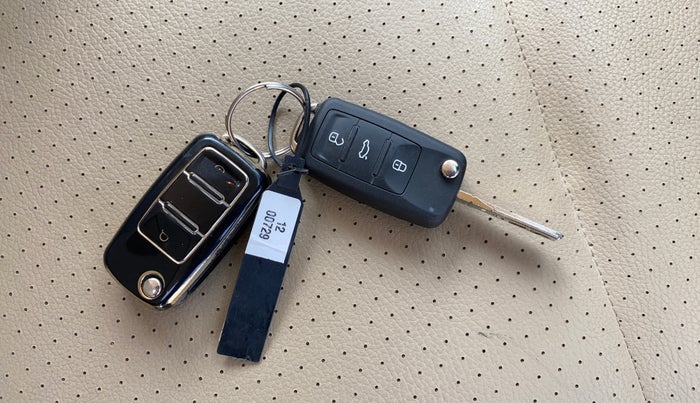 2017 Volkswagen Vento HIGHLINE PETROL AT, Petrol, Automatic, 86,755 km, Key Close Up