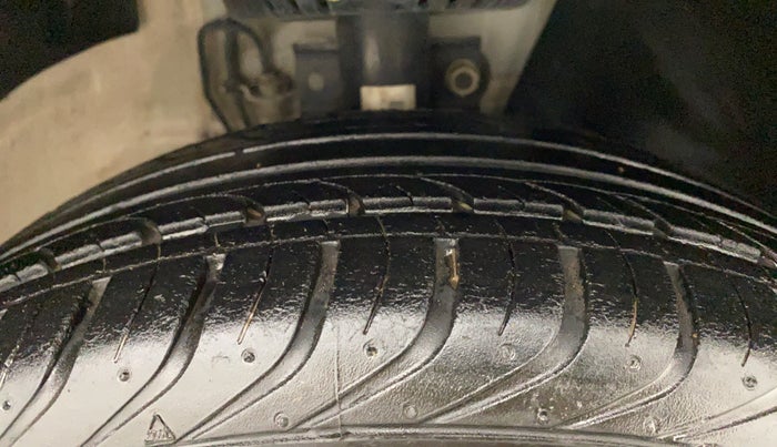 2019 Skoda Rapid AMBITION 1.6 MPFI MT, Petrol, Manual, 17,530 km, Right Front Tyre Tread