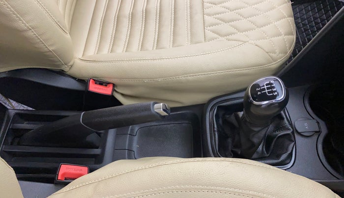 2019 Skoda Rapid AMBITION 1.6 MPFI MT, Petrol, Manual, 17,530 km, Gear Lever