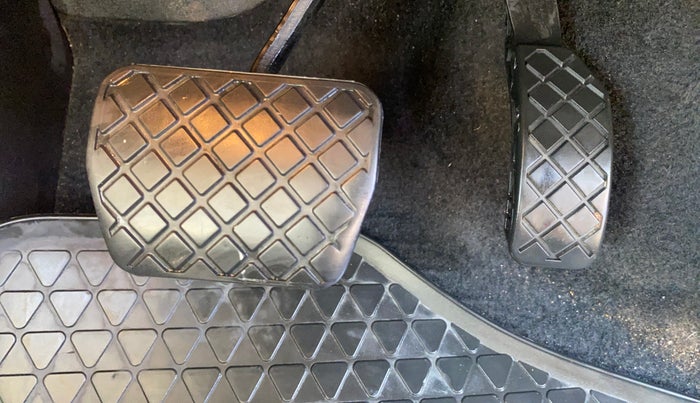 2017 Skoda Rapid STYLE 1.5 TDI AT, Diesel, Automatic, 64,583 km, Pedals