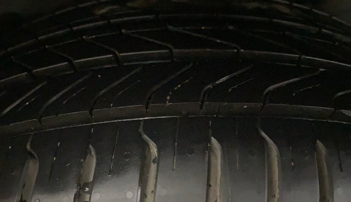 2017 Skoda Rapid STYLE 1.5 TDI AT, Diesel, Automatic, 64,583 km, Right Rear Tyre Tread