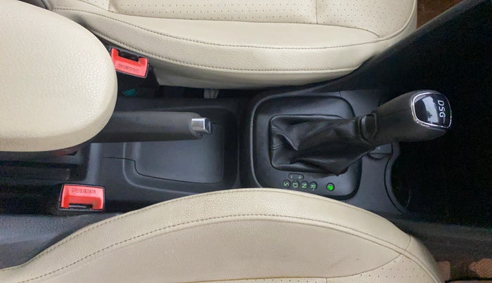 2017 Skoda Rapid STYLE 1.5 TDI AT, Diesel, Automatic, 64,583 km, Gear Lever