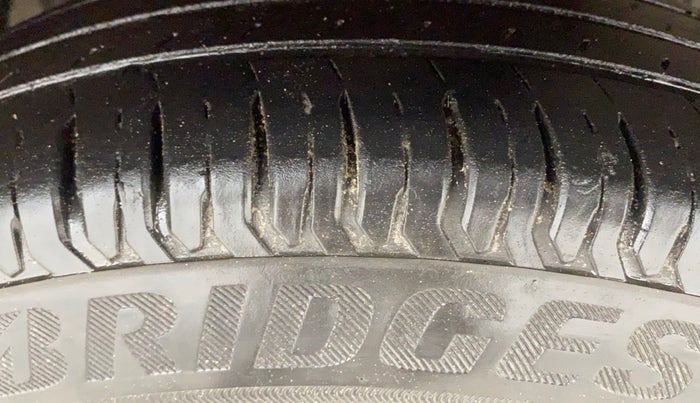 2022 Tata ALTROZ XE PLUS PETROL, Petrol, Manual, 73,862 km, Right Front Tyre Tread