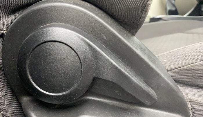 2022 Tata ALTROZ XE PLUS PETROL, Petrol, Manual, 73,862 km, Driver Side Adjustment Panel