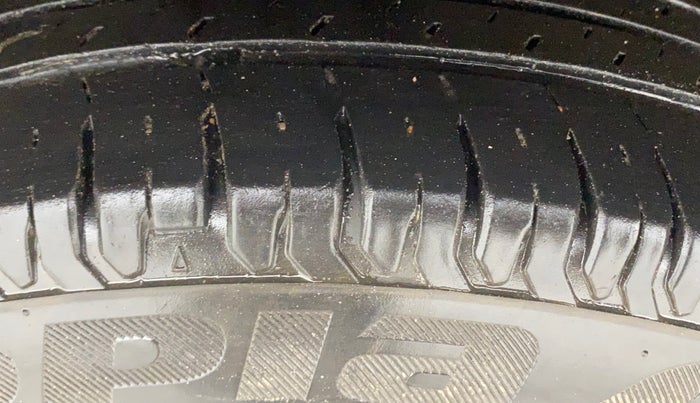 2022 Tata ALTROZ XE PLUS PETROL, Petrol, Manual, 73,862 km, Right Rear Tyre Tread