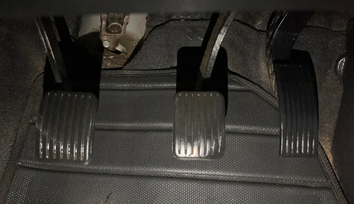 2017 Hyundai Grand i10 SPORTZ 1.2 KAPPA VTVT, CNG, Manual, 35,857 km, Pedals