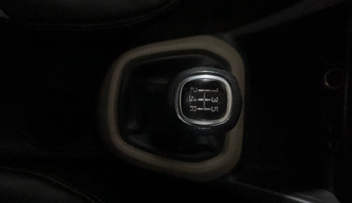 2017 Hyundai Grand i10 SPORTZ 1.2 KAPPA VTVT, CNG, Manual, 35,857 km, Gear Lever