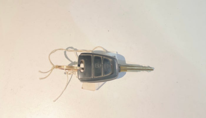 2017 Hyundai Grand i10 SPORTZ 1.2 KAPPA VTVT, CNG, Manual, 35,857 km, Key Close Up