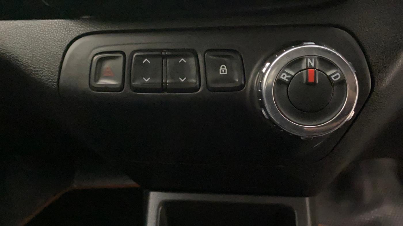2018 Renault Kwid CLIMBER 1.0 AMT, Petrol, Automatic, 69,995 km, Gear Lever