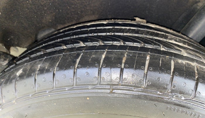 2016 Maruti Baleno ALPHA PETROL 1.2, Petrol, Manual, 57,134 km, Left Rear Tyre Tread