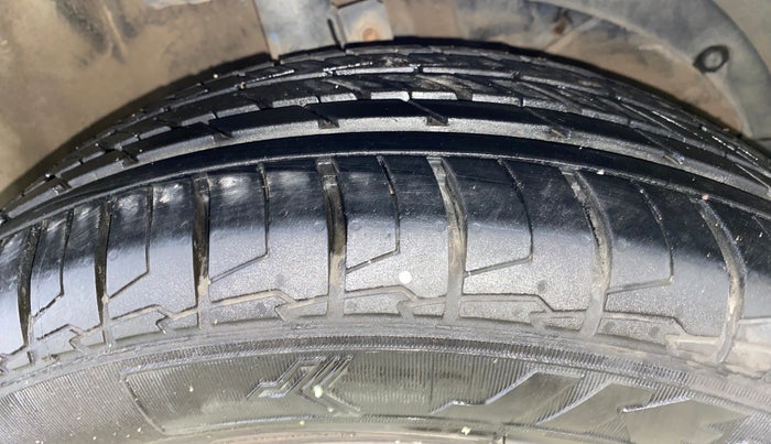 2016 Maruti Baleno ALPHA PETROL 1.2, Petrol, Manual, 57,134 km, Right Front Tyre Tread