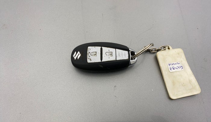 2016 Maruti Baleno ALPHA PETROL 1.2, Petrol, Manual, 57,134 km, Key Close Up