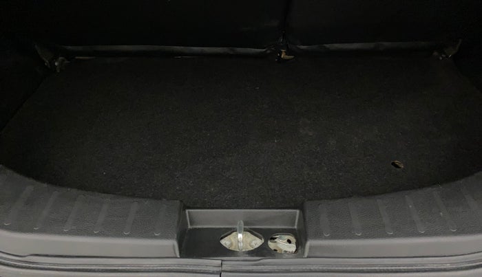 2017 Maruti Wagon R 1.0 VXI AMT, Petrol, Automatic, 51,539 km, Boot Inside
